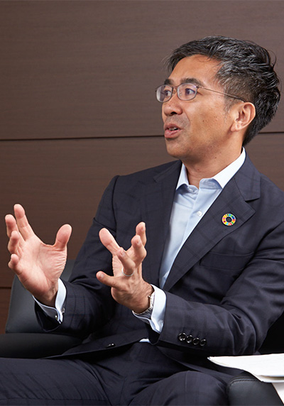 蟹江憲史氏