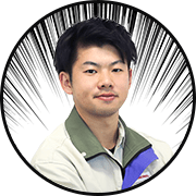 インタビュアー